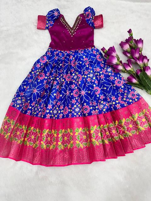 kids gown kanjivaram silk Wholesale children clothing market in India
